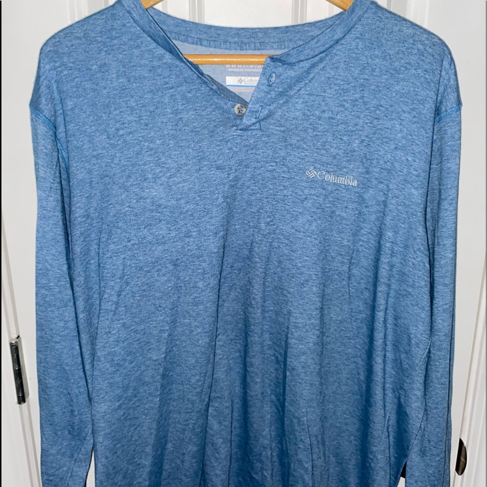 Quarter 2 button. COLUMBIA long sleeve